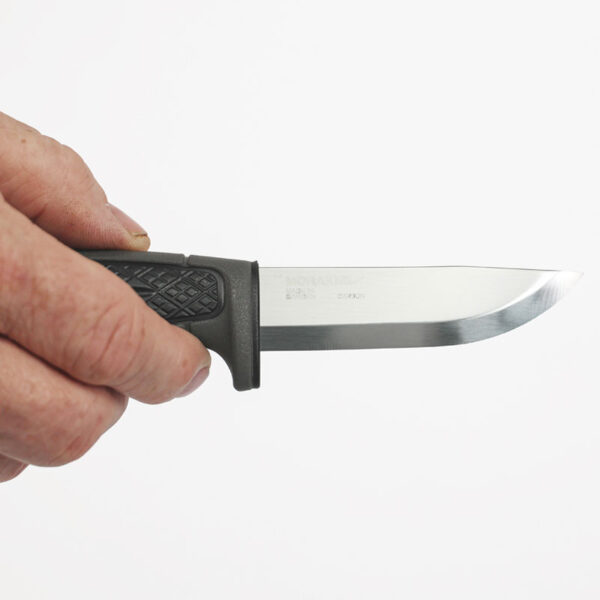 Risberg_C_HD_Blackskies_Hands-RESIZED MORAKNIV ΜΑΧΑΙΡΙ RISBERG HEAVY DUTY ΑΠΟ ΑΝΘΡΑΚΟΥΧΟ ΑΤΣΑΛΙ